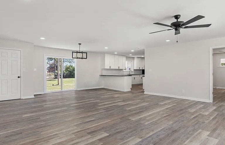 Building Photo - 230 W Oaks Pl