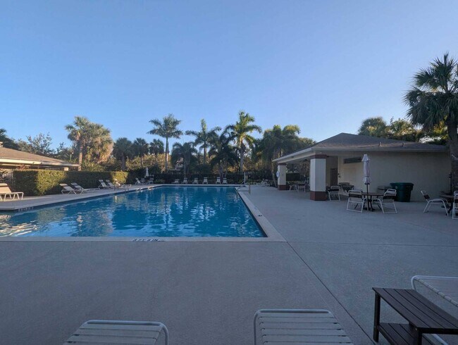 Building Photo - 1944 SE High Springs Dr