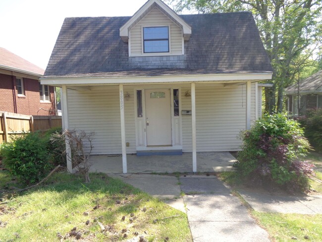 Primary Photo - 3805 W Capitol Ave