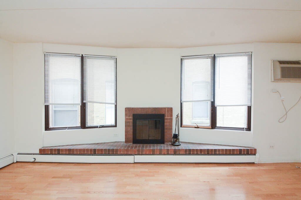Building Photo - 622 W Wellington Ave