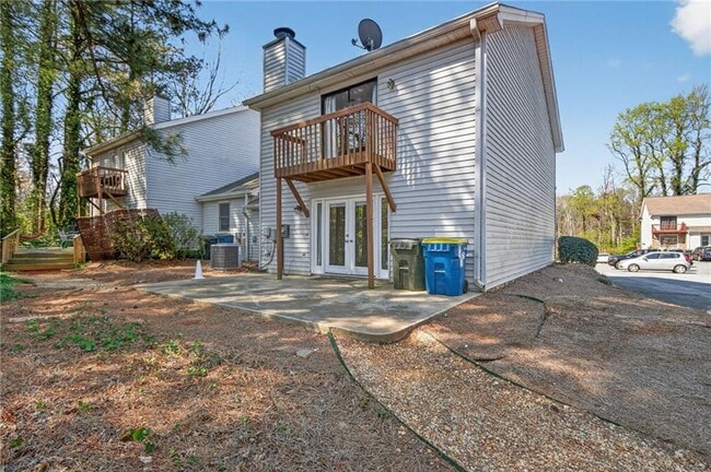 Building Photo - 1 Fairway Dr