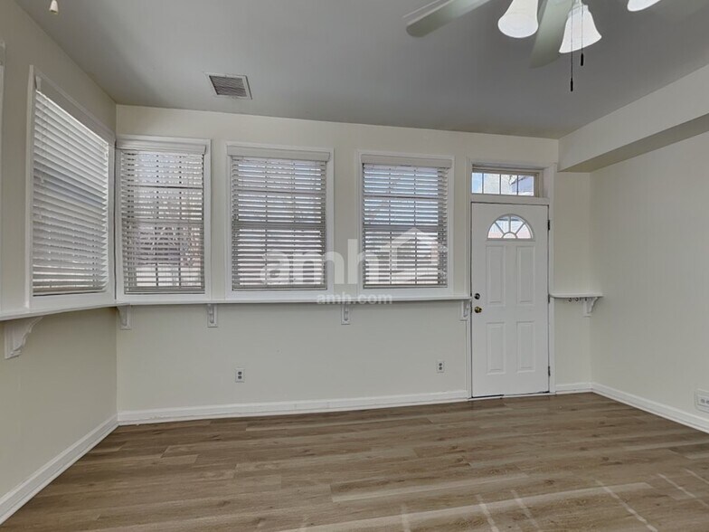 Building Photo - 1954 Waccamaw Path