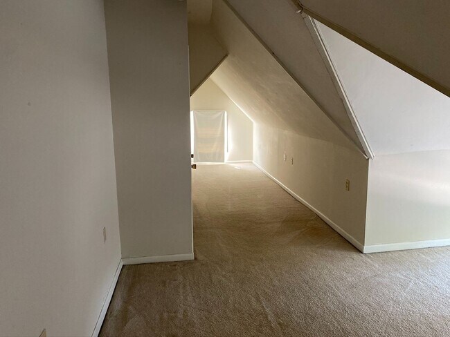 Building Photo - 339 Park Ave