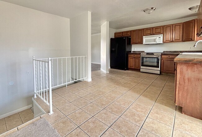 Building Photo - 856 E Park Mesa Way