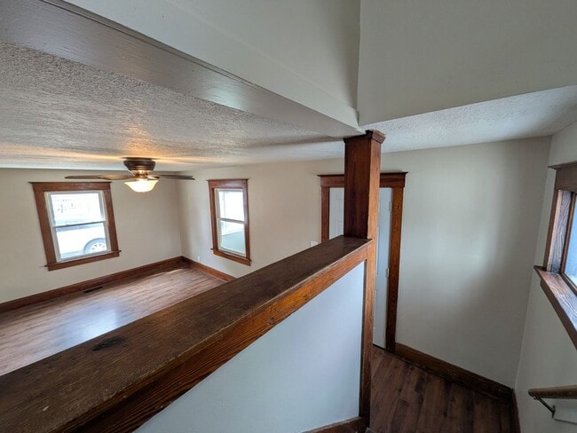 Building Photo - Large 4 Bedroom Home with Garage, Deck, & Fence!