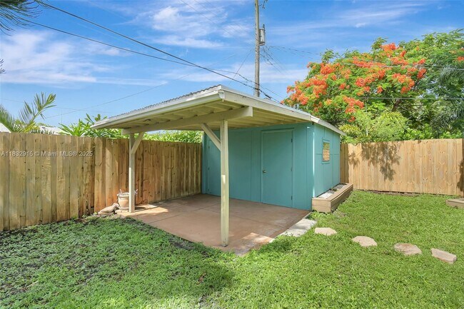 Building Photo - 320 NW 51st Ct