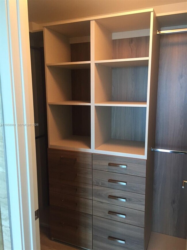 Building Photo - 2900 NE 7th Ave