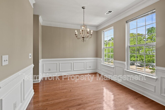Building Photo - 9034 Parlor Dr