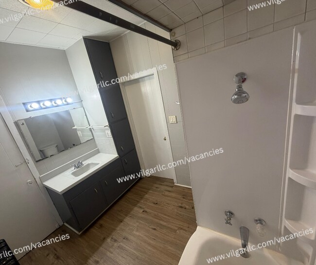 Building Photo - 1114 Pine St