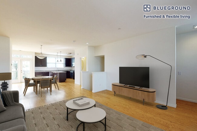 Primary Photo - 998 Stewart Ave