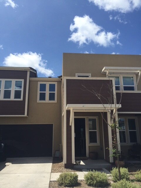 Building Photo - 2 Turquoise Ct