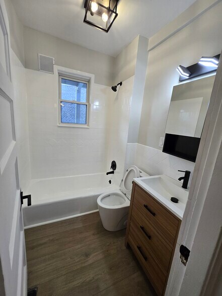 Bathroom - 4 Woodville Ter