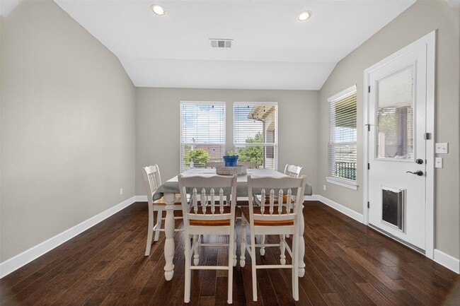 Building Photo - 4017 Benetton Way