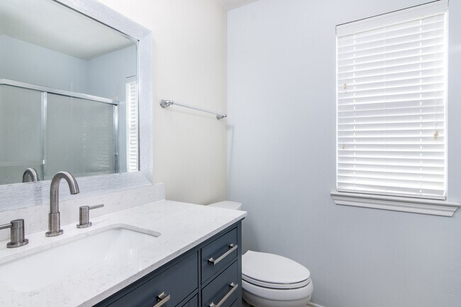 Building Photo - 22015 Field Green Dr