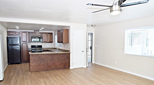 Building Photo - 2BR, 1BA Apartment Unit - Open Floor Plan, No Carpet , Double Pane Windows, and 1 Assigned Parkin...