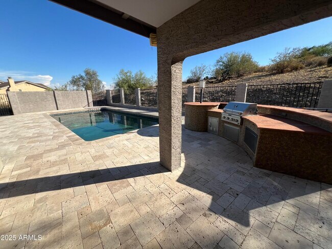 Building Photo - 15230 N Blackbird Dr