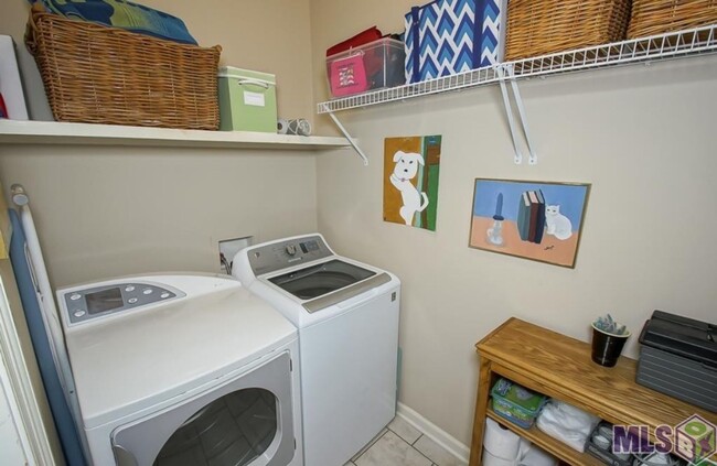 Building Photo - Spacious 3-Bedroom Home for Rent!