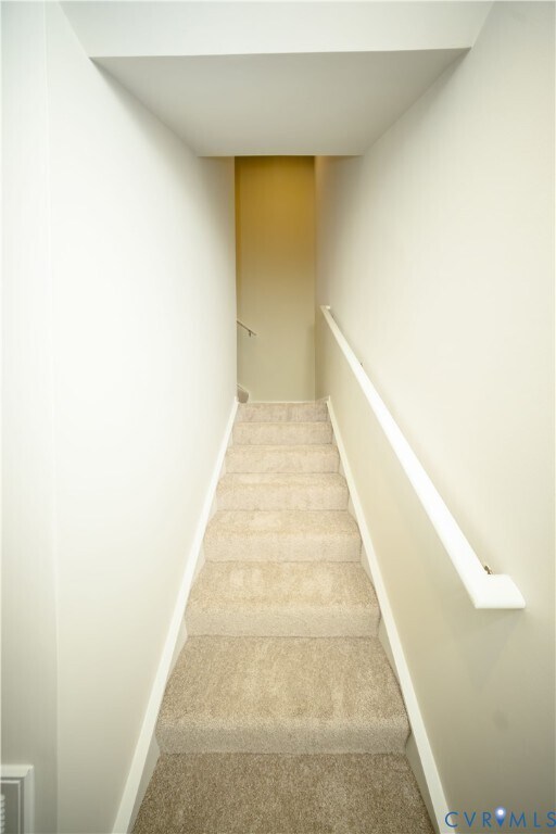 Building Photo - 1121 Canterbury Rdg Rd