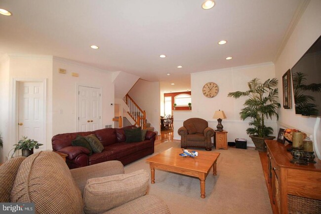 Building Photo - 4553 Fair Valley Dr