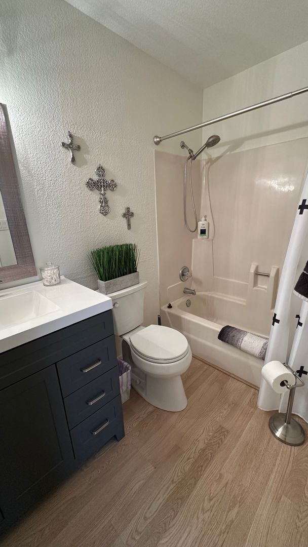 Building Photo - Furnished, 6-month minimum rental, Procure Only