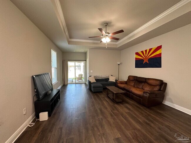 Building Photo - 5365 Parkside Dr