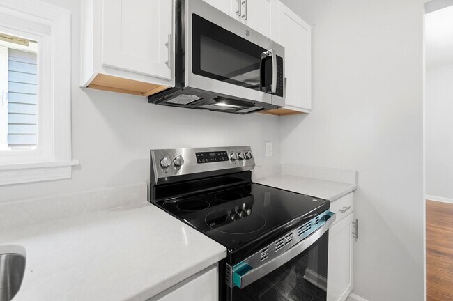 Building Photo - 413 Lockwood Ave