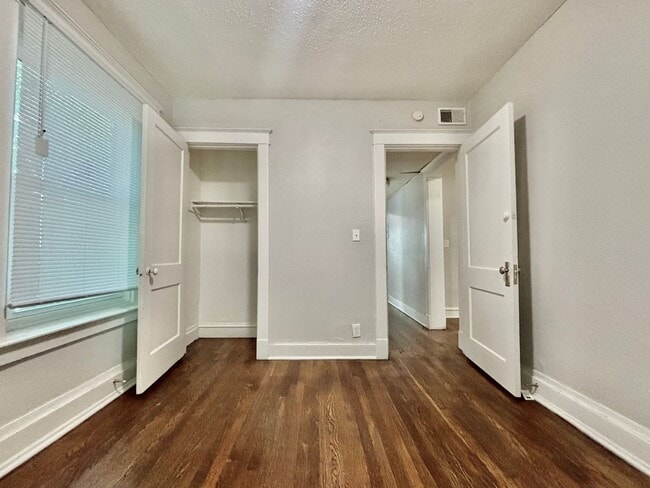 Building Photo - Shelby