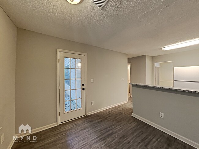 Building Photo - 5486 Fox Valley Ln