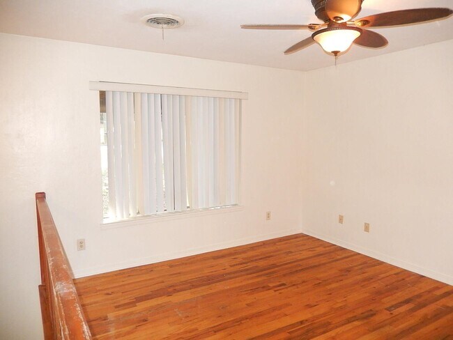 Building Photo - 1802 Salmon Dr