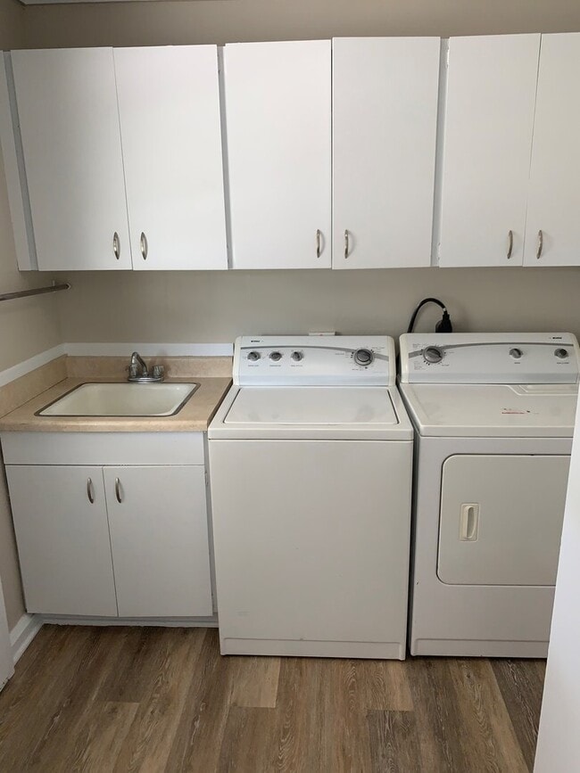 Building Photo - Kailua- Updated 3 bedroom 2 bath beautiful...