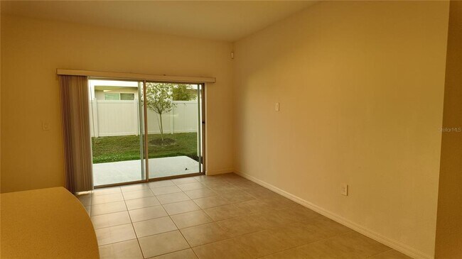 Building Photo - 2207 Portrait St