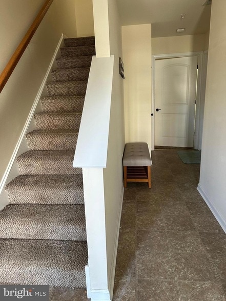 Building Photo - 525 S Twin Lakes Blvd