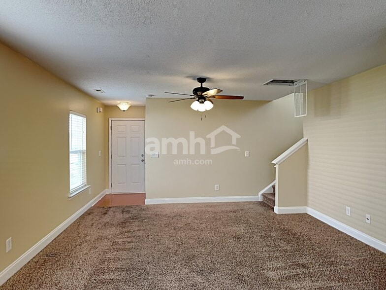 Building Photo - 6017 Namozine Ct