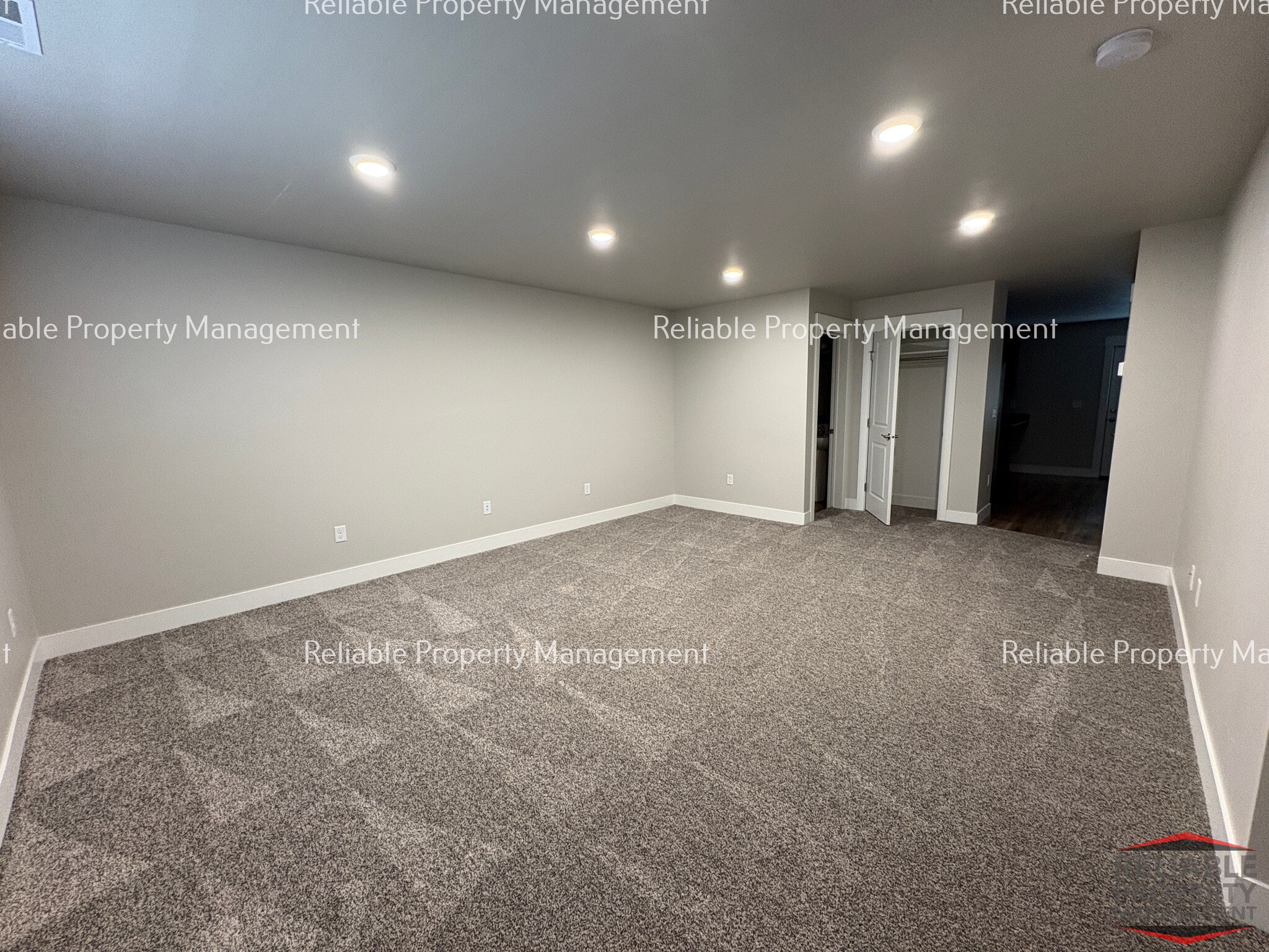 Building Photo - 2015 Lawrence Ln