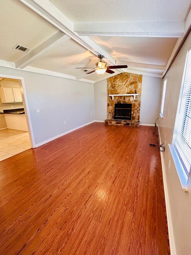 Building Photo - Hinesville