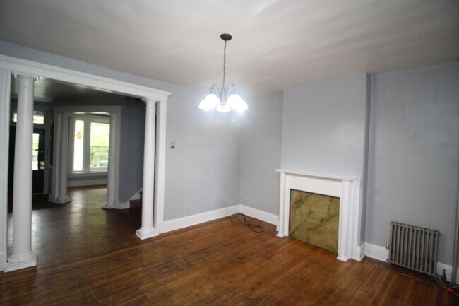 Building Photo - 2026/2027 JHU Off-campus Large 5bd/2.5ba home w/ Parking Spot! Available 6/9/26