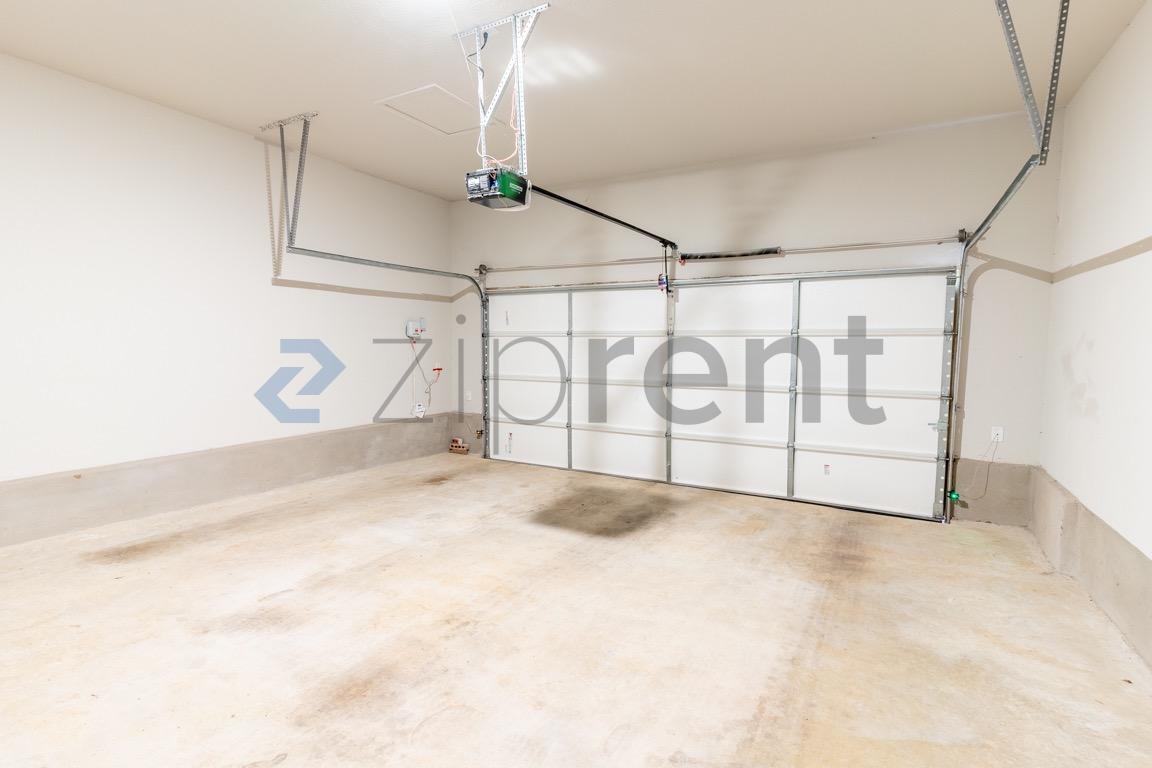 Building Photo - 120 Baron Von Gator Dr