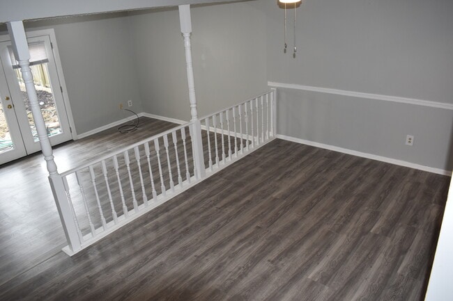 Building Photo - 5559 New Colony Dr