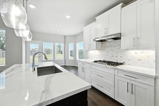 Building Photo - 1610 Rosedale Dr