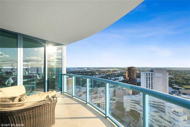 Building Photo - 333 Las Olas Way