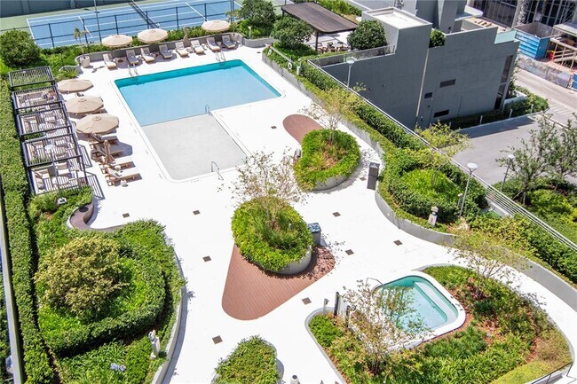 Building Photo - 2912 W Santiago St