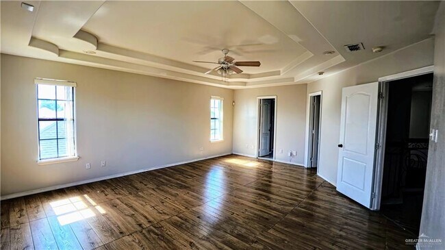 Building Photo - 808 Hummingbird Ave