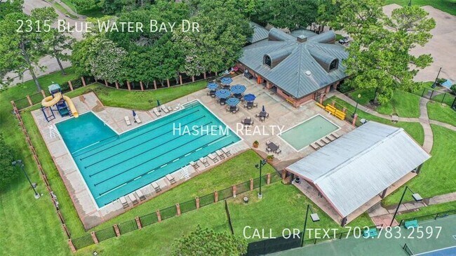 Building Photo - 2315 Blue Water Bay Dr