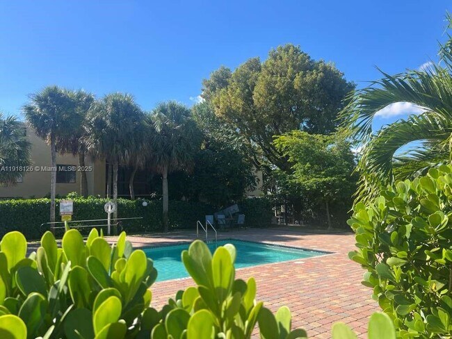 Building Photo - 721 SE 1st Way