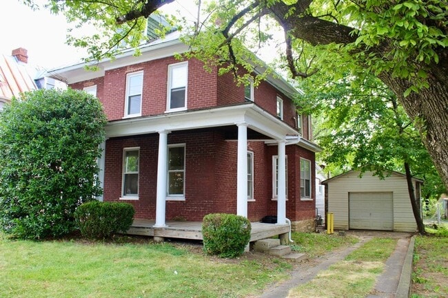 Building Photo - 316 N High St
