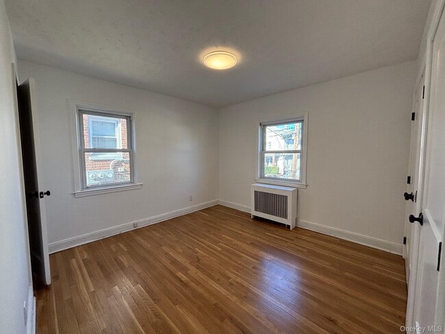 Building Photo - 14 Chamberlain Ave