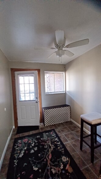 Building Photo - 105 19th St