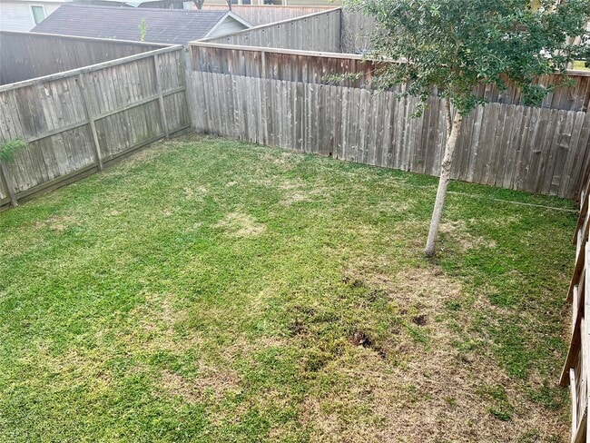 Building Photo - 1021 Louise St