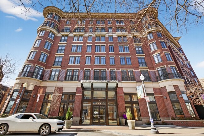 Building Photo - 1390 Kenyon St NW