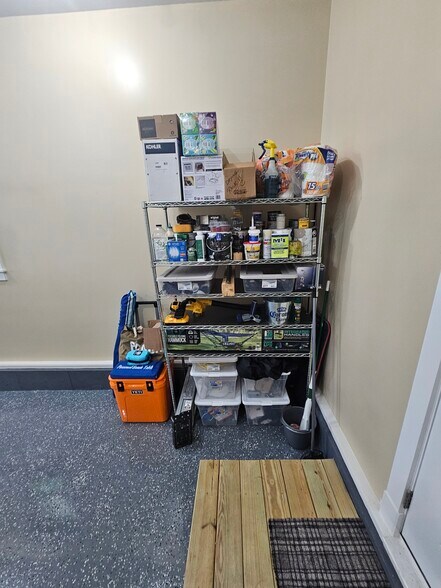 Building Photo - 435 High St